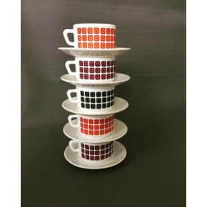 Vintage Arcopal koppen en schotels